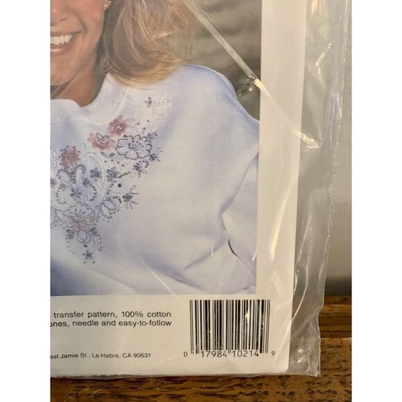 Iron-On to Stitch SET 2 Hearts 10214 Grey Lace 10206 Flora 10203 CrossStitch KIT - Picture 10 of 12